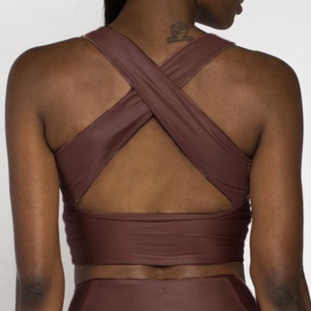 Heroine Sport Crossback Longline Sports Bra in Deep Brown